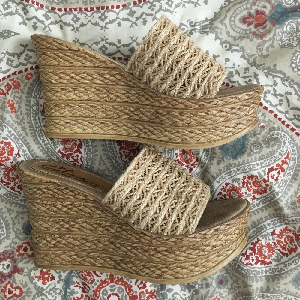 Sbicca Vintage Collection Wedges (size 8.5 - 9)